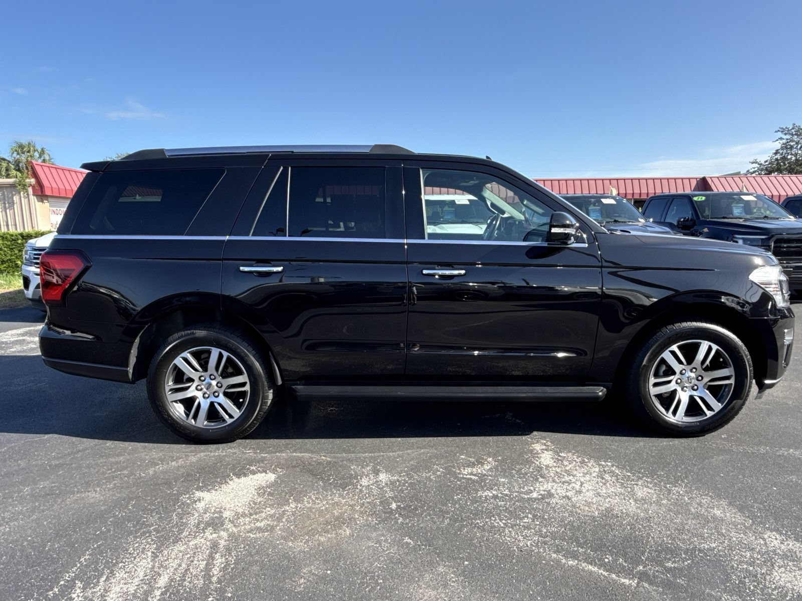 Certified 2024 Ford Expedition Limited RWD image 3