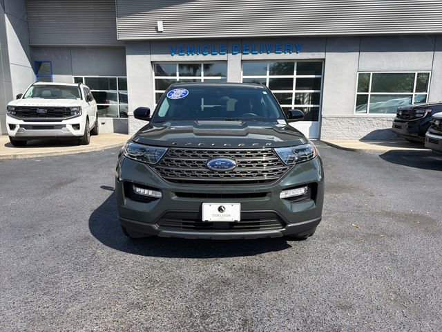 Certified 2023 Ford Explorer XLT w/ Equipment Group 202A AWD/4WD image 3