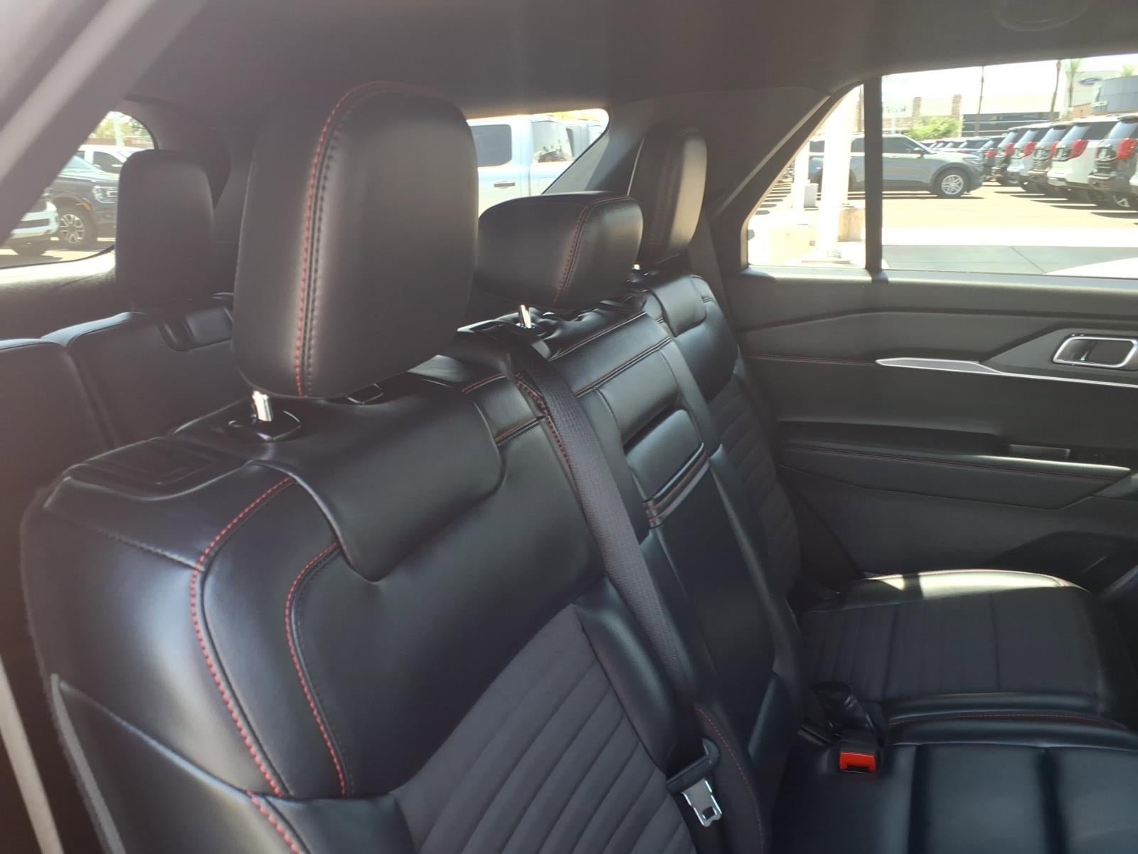 Certified 2025 Ford Explorer ST-Line RWD image 15
