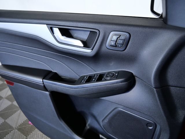 Certified 2025 Ford Escape Platinum AWD/4WD image 27