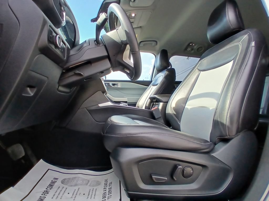 Certified 2023 Ford Explorer XLT w/ Equipment Group 202A RWD image 12