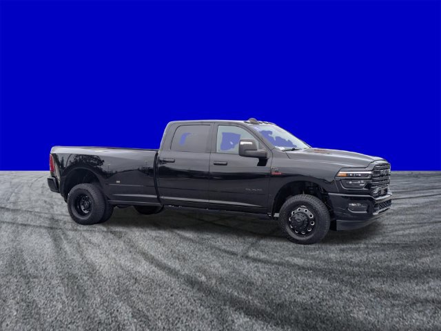 Used 2025 RAM 3500 Laramie AWD/4WD image 2
