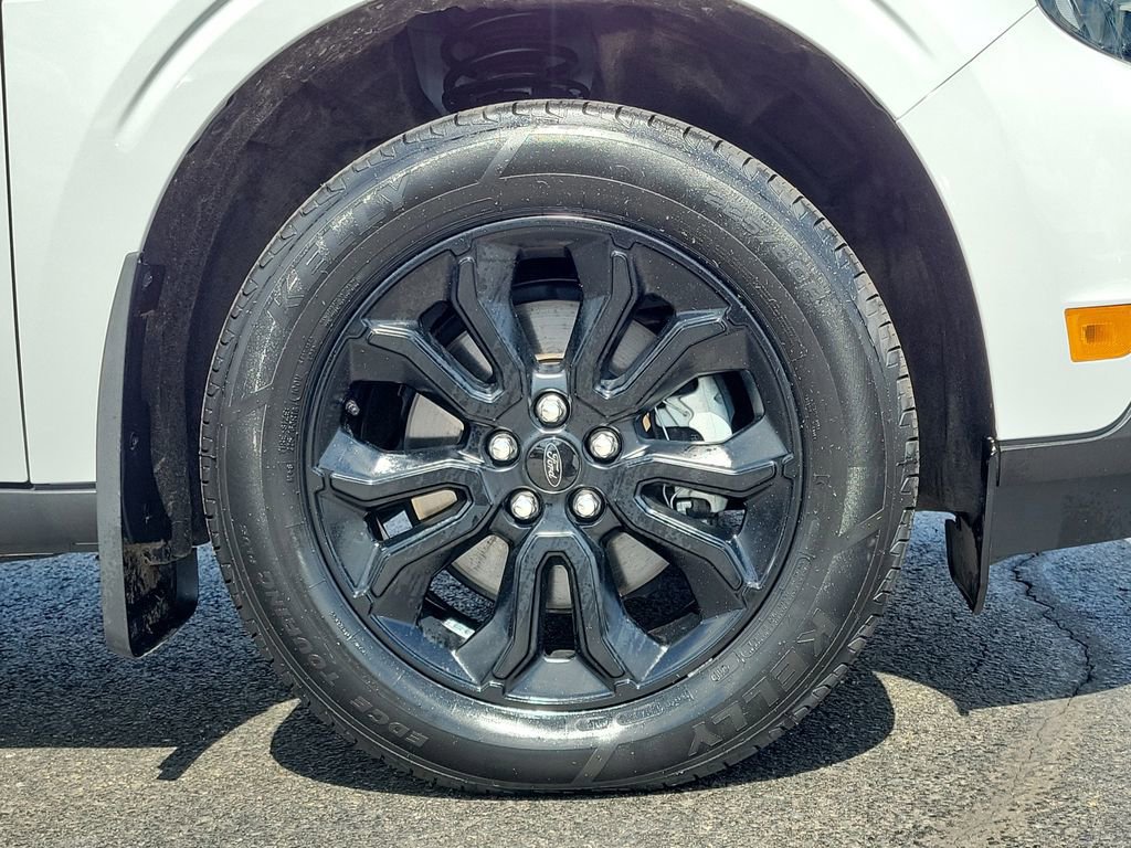 Certified 2024 Ford Maverick Lariat w/ Black Appearance Package image 9