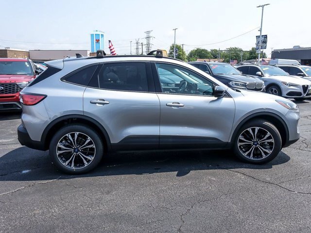 Certified 2022 Ford Escape SEL w/ SEL Stealth AWD Package image 9