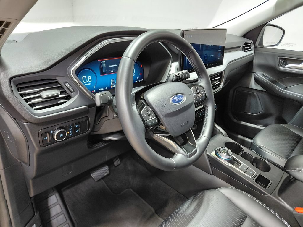 Certified 2025 Ford Escape Platinum AWD/4WD image 24