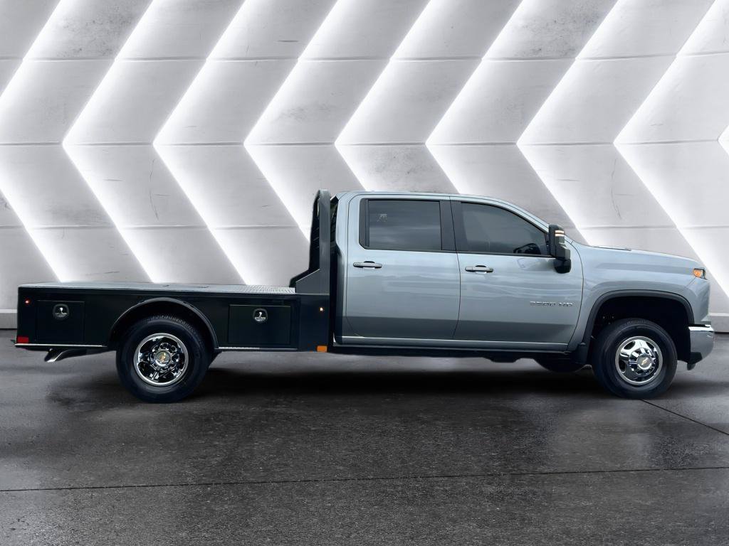 Used 2025 Chevrolet Silverado 3500 LT w/ Convenience Package AWD/4WD image 8