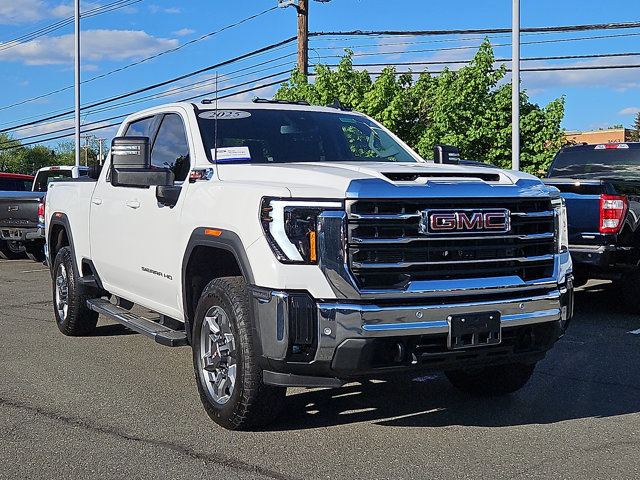 Used 2025 GMC Sierra 2500 SLE w/ SLE Value Package; AWD/4WD image 2