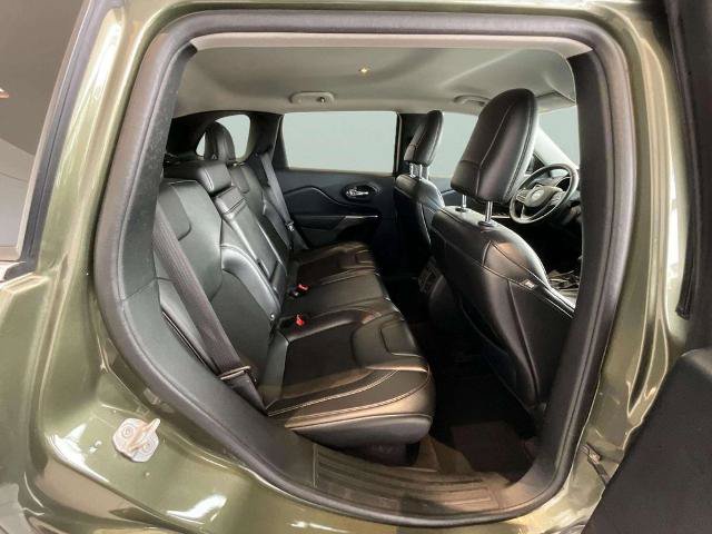 Used 2019 Jeep Cherokee Latitude Plus AWD/4WD image 22