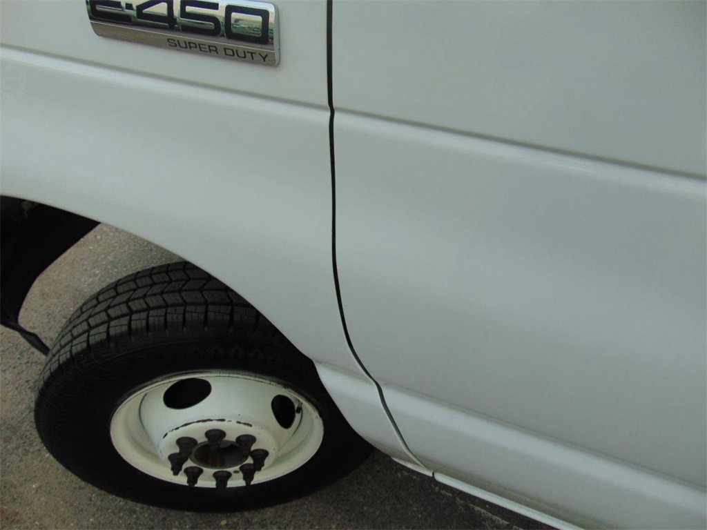 Certified 2024 Ford E-450 and Econoline 450 Super Duty w/ Power Windows & Locks Group image 6
