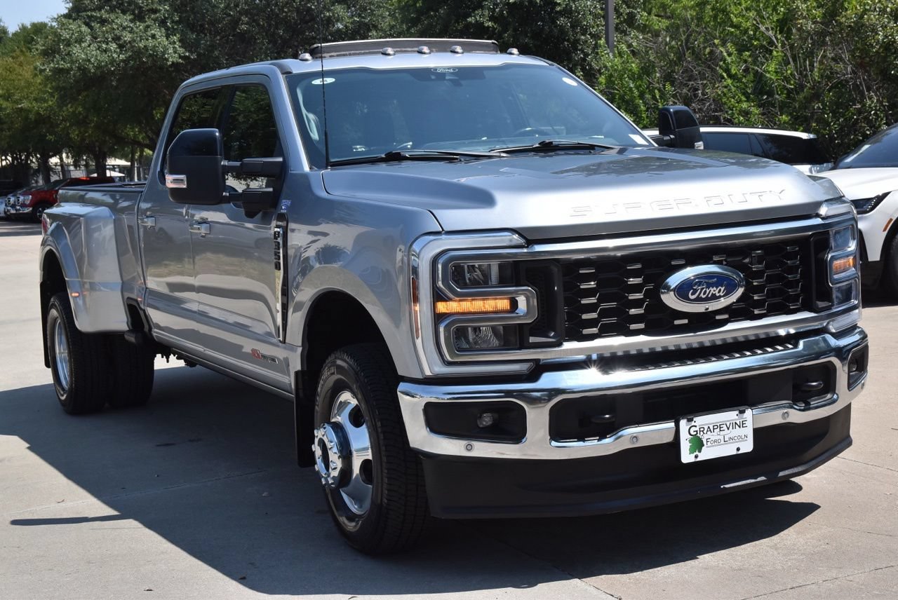 Certified 2024 Ford F350 Lariat w/ Lariat Ultimate Package AWD/4WD image 4