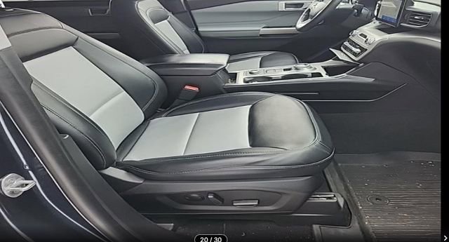 Certified 2022 Ford Explorer XLT w/ Equipment Group 202A