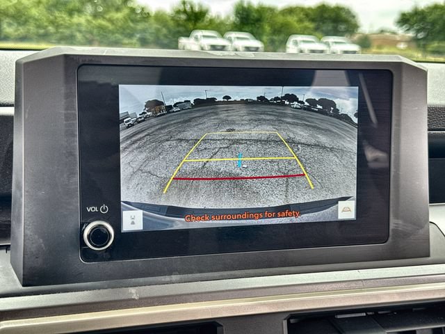 Used 2025 Toyota Tacoma SR5 AWD/4WD image 17