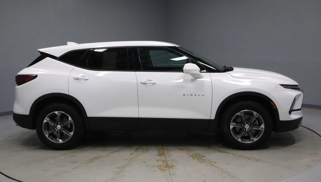 Used 2025 Chevrolet Blazer LT image 6