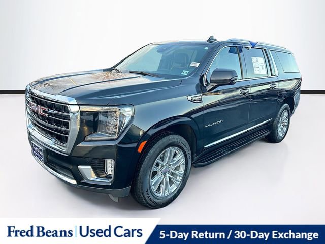 Used 2023 GMC Yukon XL SLT w/ SLT Luxury Package image 3