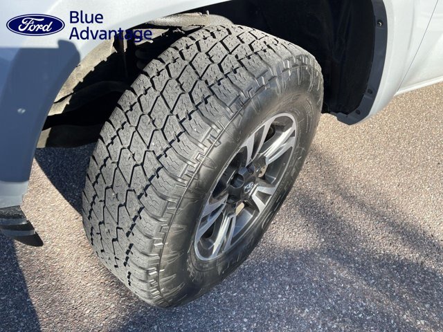 Used 2019 Toyota Tacoma TRD Sport AWD/4WD image 2