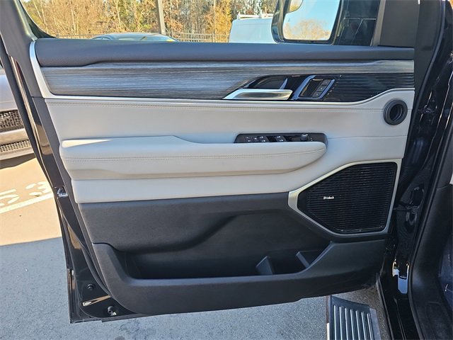 Used 2023 Jeep Wagoneer Series III w/ Premium Group I image 27