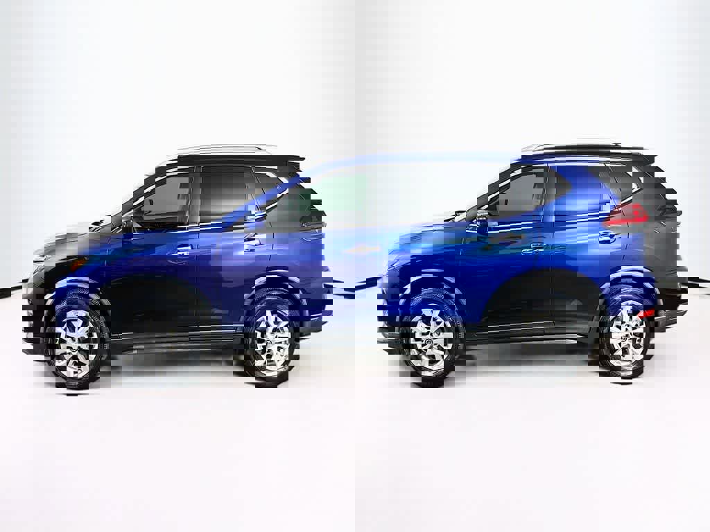 Used 2020 Nissan Rogue SV image 2