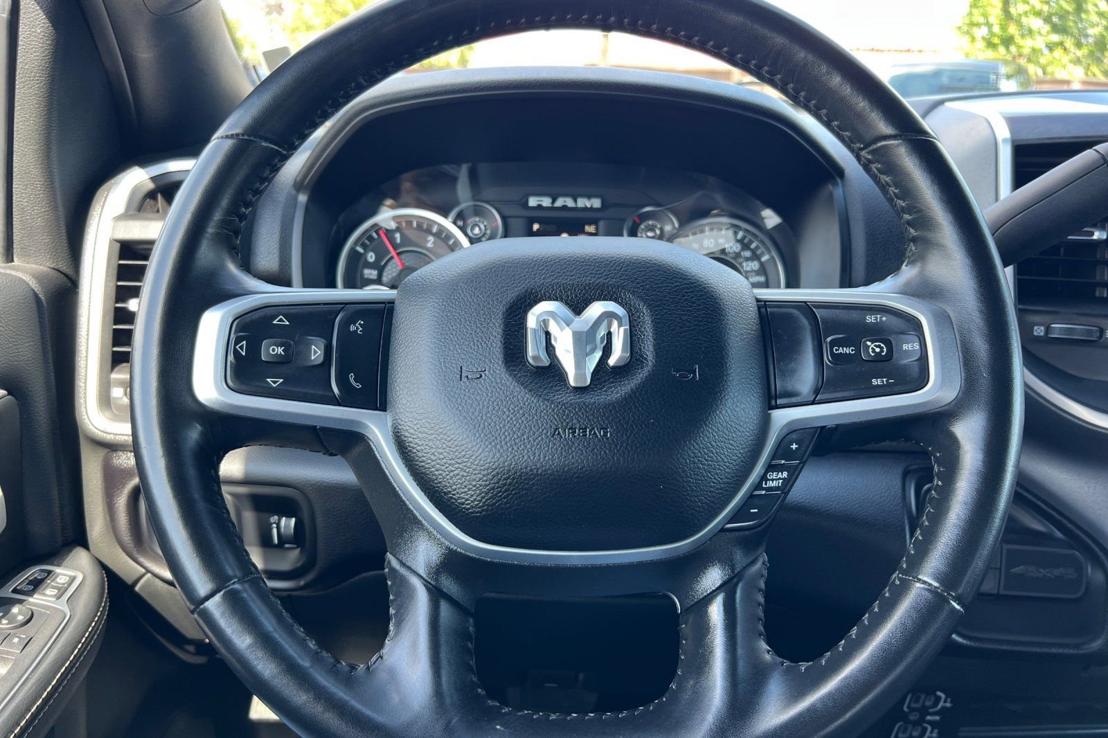 Used 2024 RAM 3500 Big Horn AWD/4WD image 23