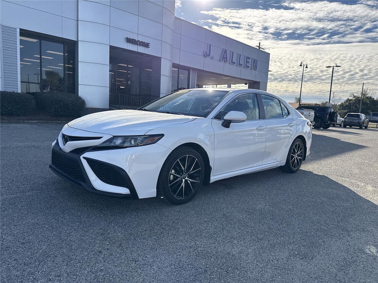 Used 2024 Toyota Camry SE