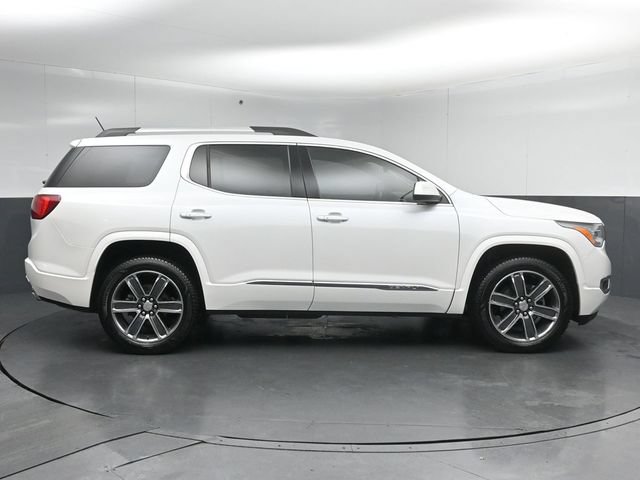 Used 2019 GMC Acadia Denali w/ Technology Package FWD image 8