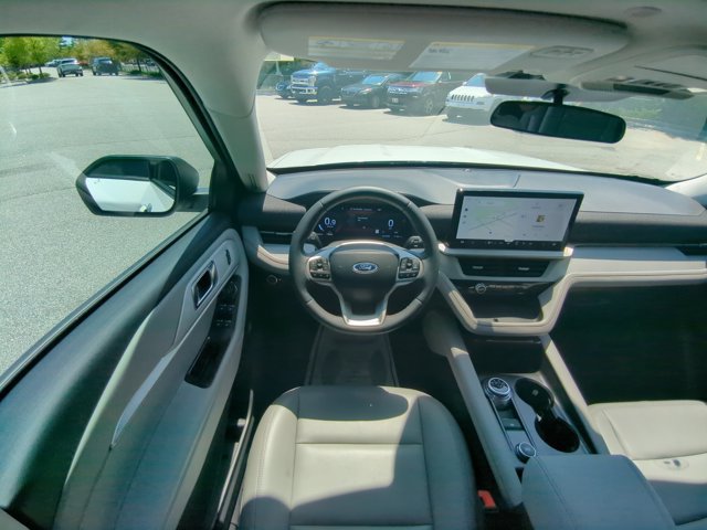 Certified 2025 Ford Explorer Active w/ Active Comfort Package AWD/4WD image 24