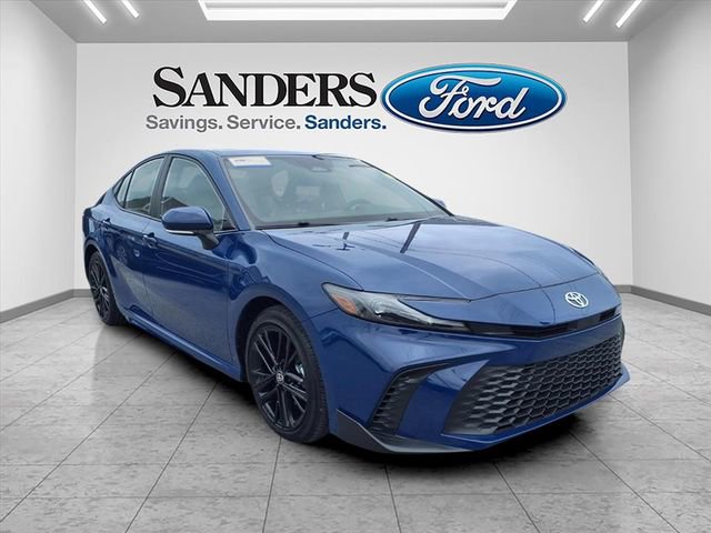 Used 2025 Toyota Camry SE