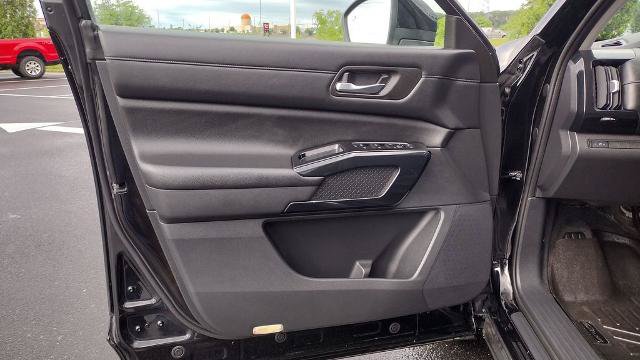 Used 2022 Nissan Pathfinder S AWD/4WD image 10