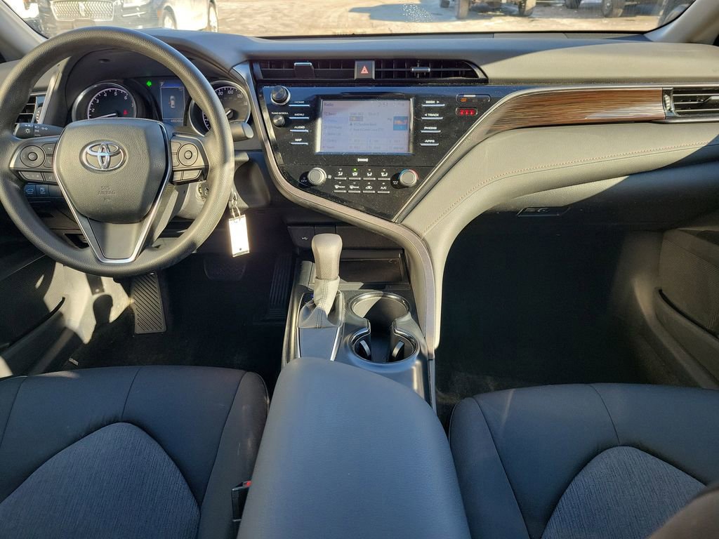 Used 2020 Toyota Camry LE image 11