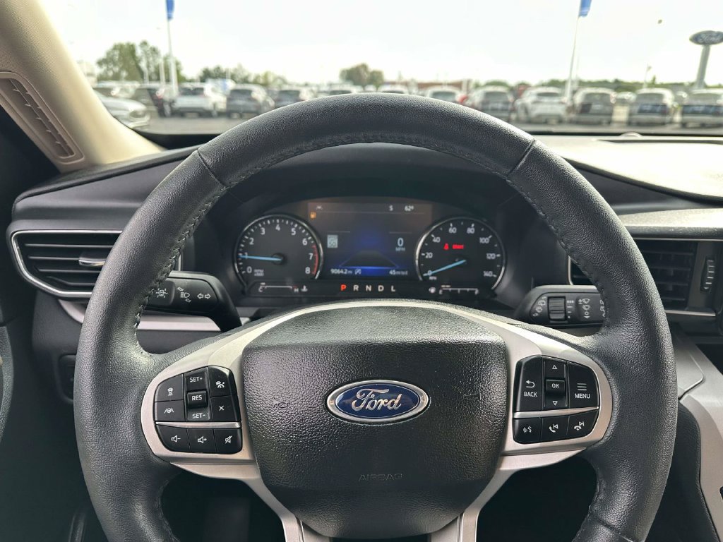 Certified 2023 Ford Explorer XLT w/ Equipment Group 202A AWD/4WD image 18