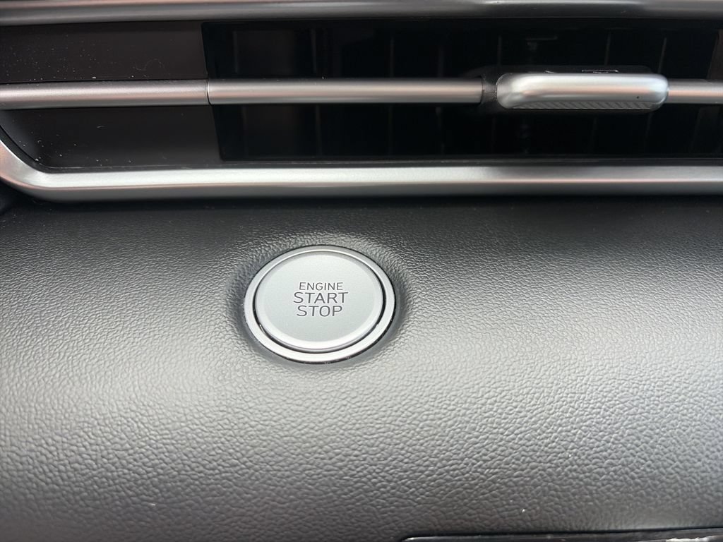 Used 2023 Hyundai Elantra SEL FWD image 28