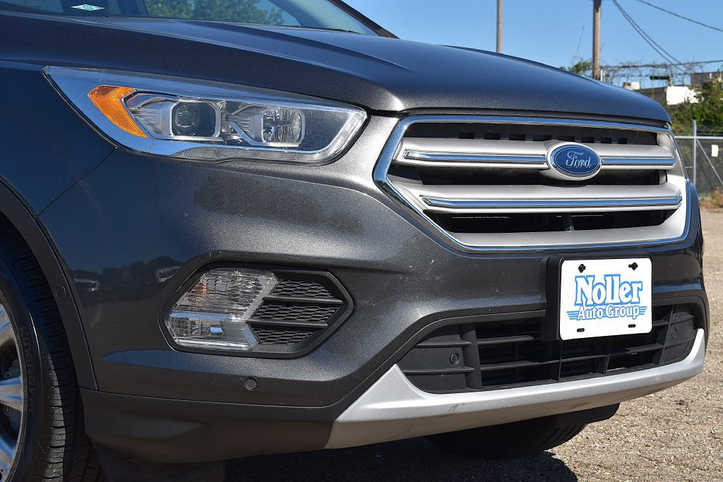 Certified 2018 Ford Escape Titanium FWD image 5