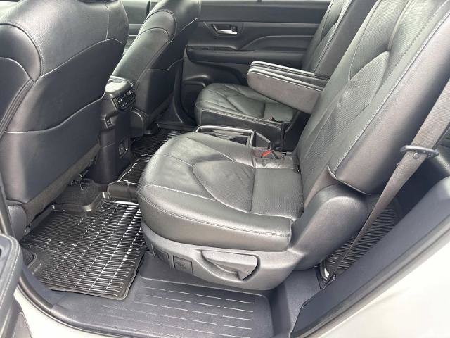 Used 2025 Toyota Grand Highlander AWD image 17