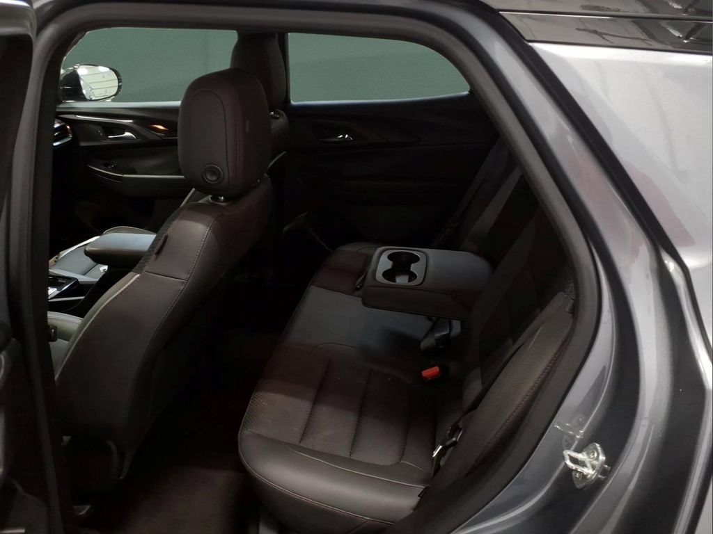 Used 2021 Chevrolet TrailBlazer RS w/ Sun and Liftgate Package FWD image 21