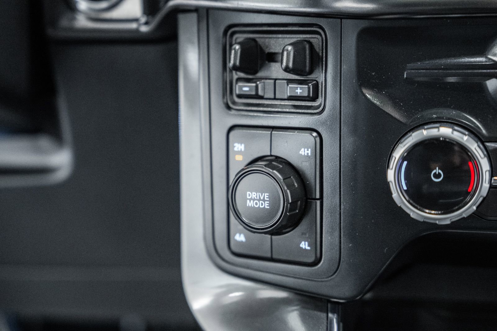 Certified 2023 Ford F150 Lariat w/ Equipment Group 502A High image 33