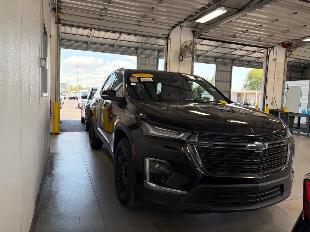 Used 2023 Chevrolet Traverse LT w/ Midnight/Sport Edition