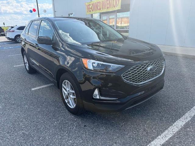 Certified 2023 Ford Edge SEL w/ Convenience Package AWD/4WD image 2