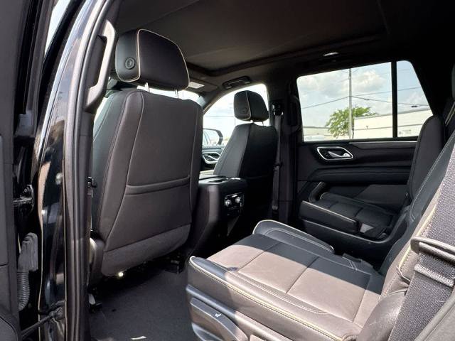 Used 2023 GMC Yukon SLT AWD/4WD image 18