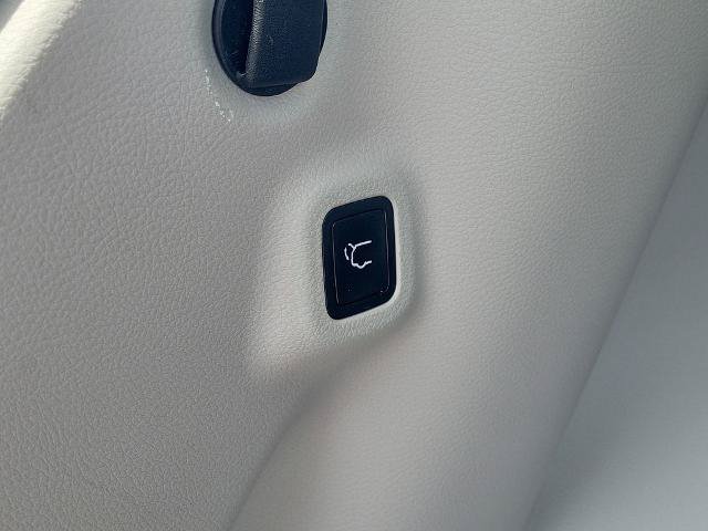Used 2022 Jeep Compass Latitude w/ Convenience Group FWD image 11