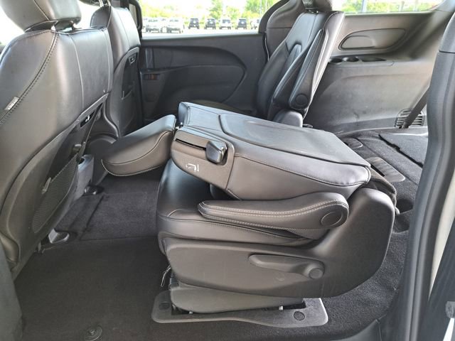 Used 2024 Chrysler Pacifica Limited FWD image 23