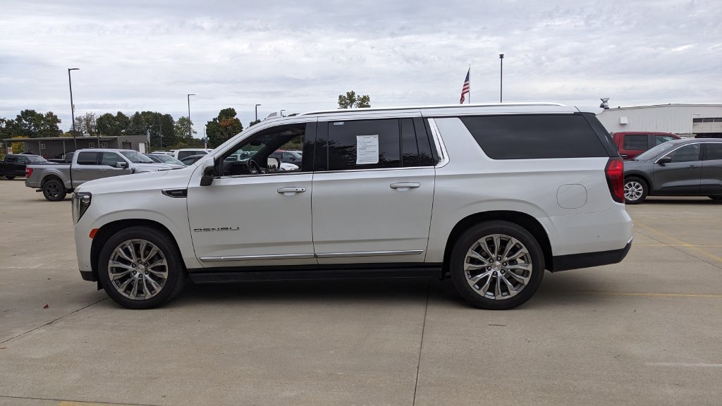 Used 2024 GMC Yukon XL Denali w/ Denali Reserve Package AWD/4WD image 6