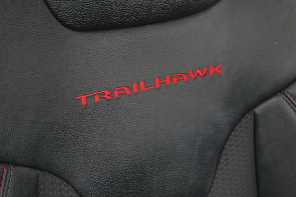 Used 2025 Jeep Compass Trailhawk AWD/4WD image 28