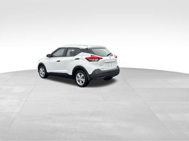 Used 2020 Nissan Kicks S image 3