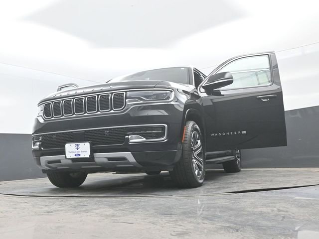 Used 2024 Jeep Wagoneer L Series II w/ Flexible Seating Group AWD/4WD image 29