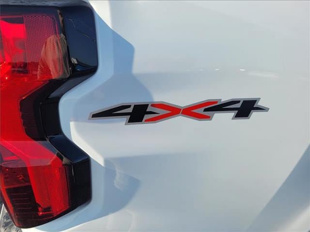 Used 2025 Chevrolet Colorado LT AWD/4WD image 7