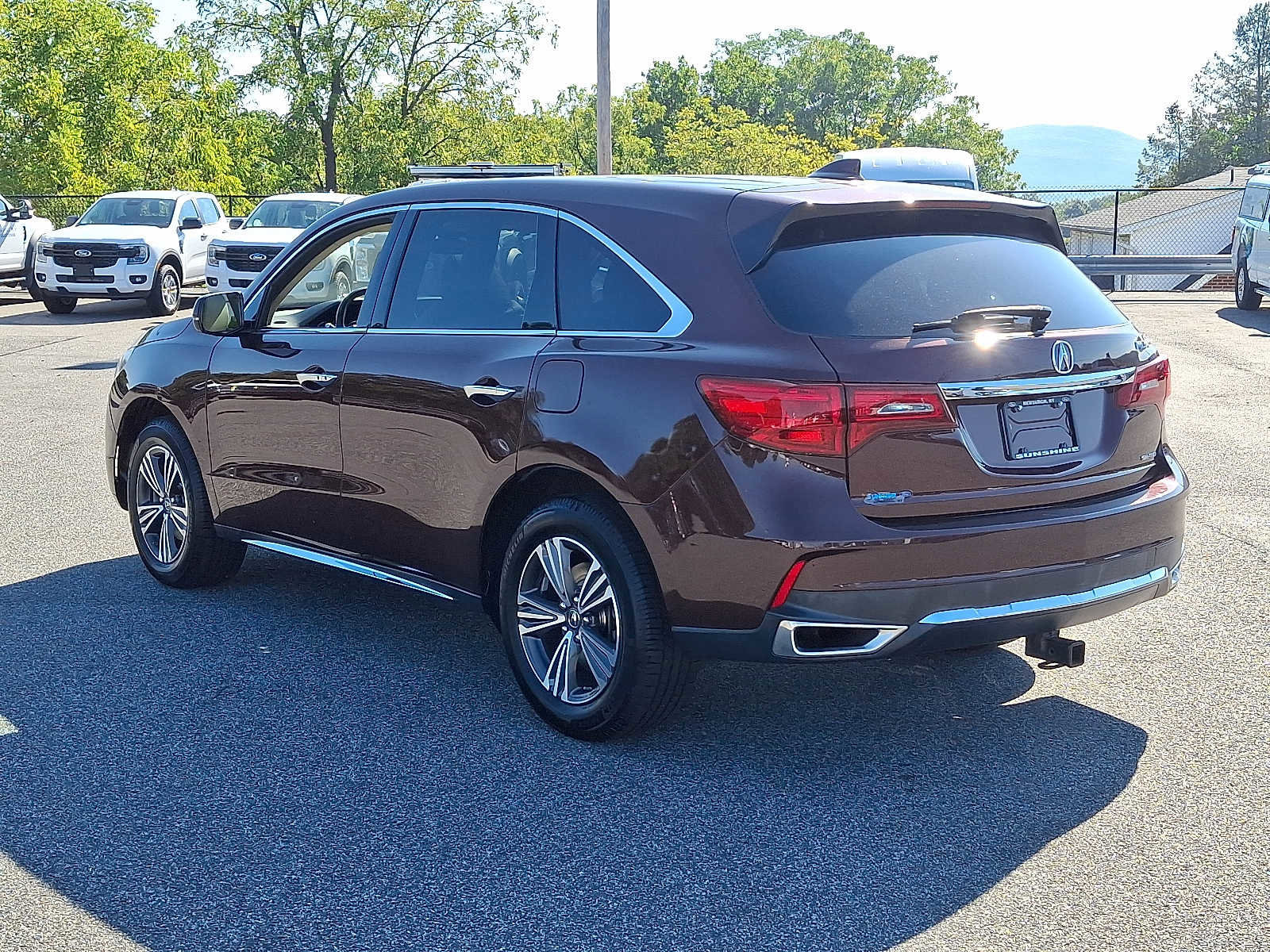 Used 2017 Acura MDX SH-AWD image 2