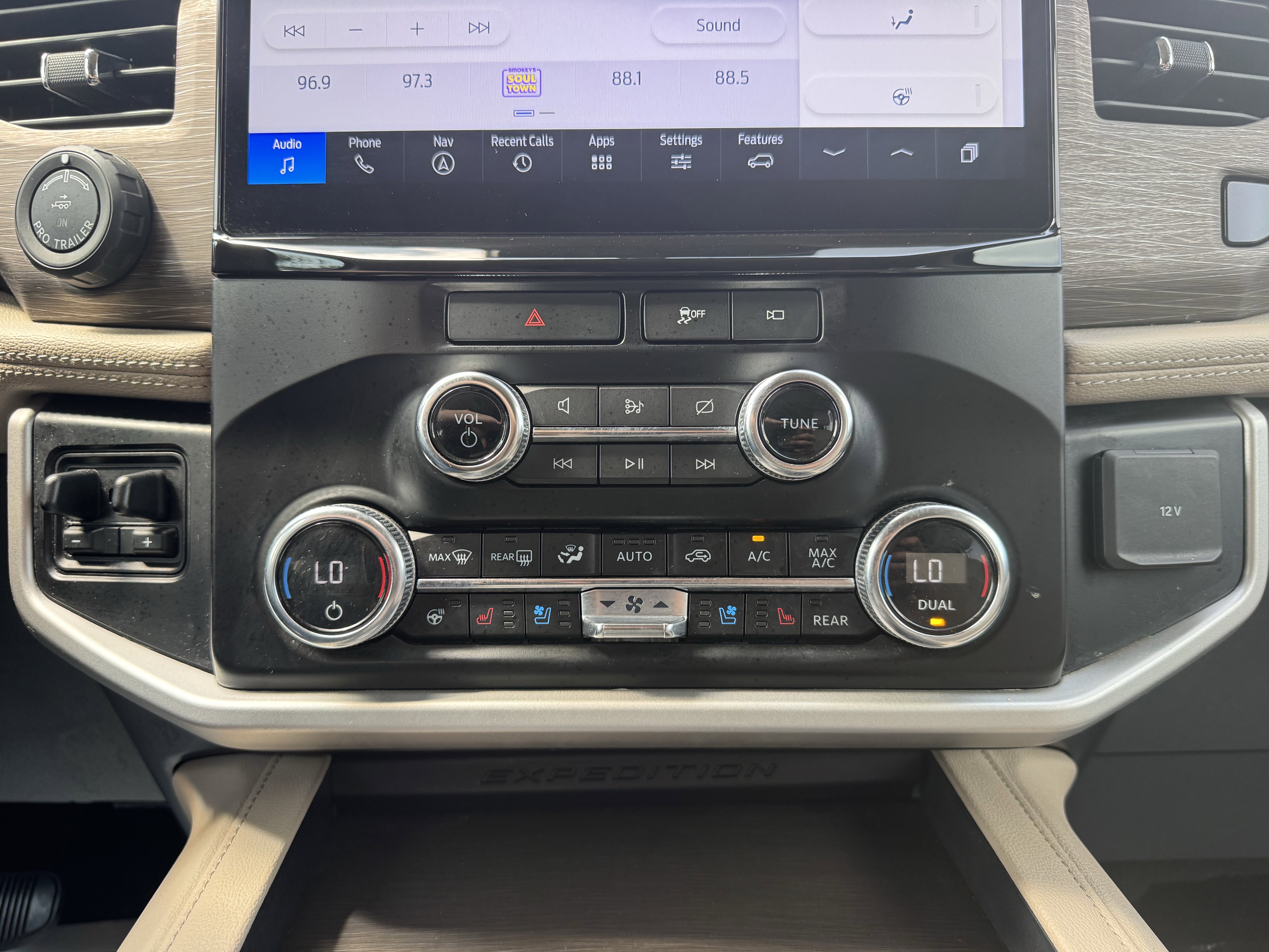 Certified 2023 Ford Expedition Limited RWD image 15