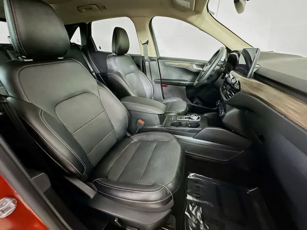 Certified 2020 Ford Escape Titanium AWD/4WD image 14