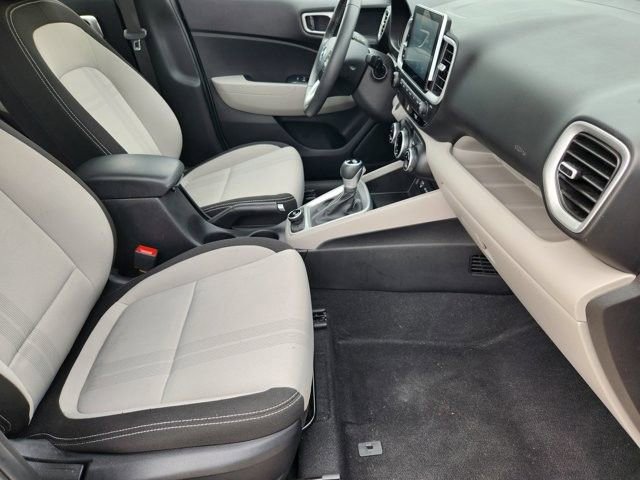 Used 2025 Hyundai Venue SEL FWD image 12