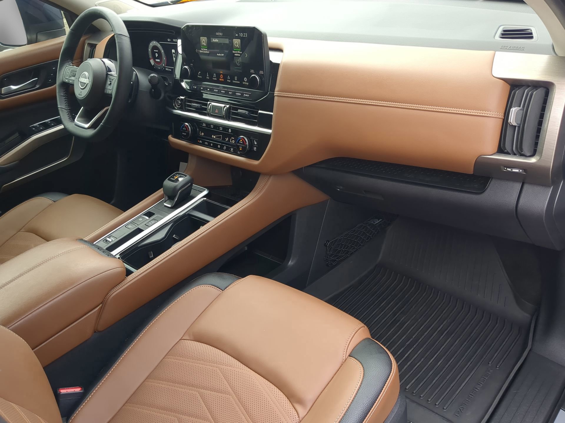 Used 2024 Nissan Pathfinder Platinum image 41