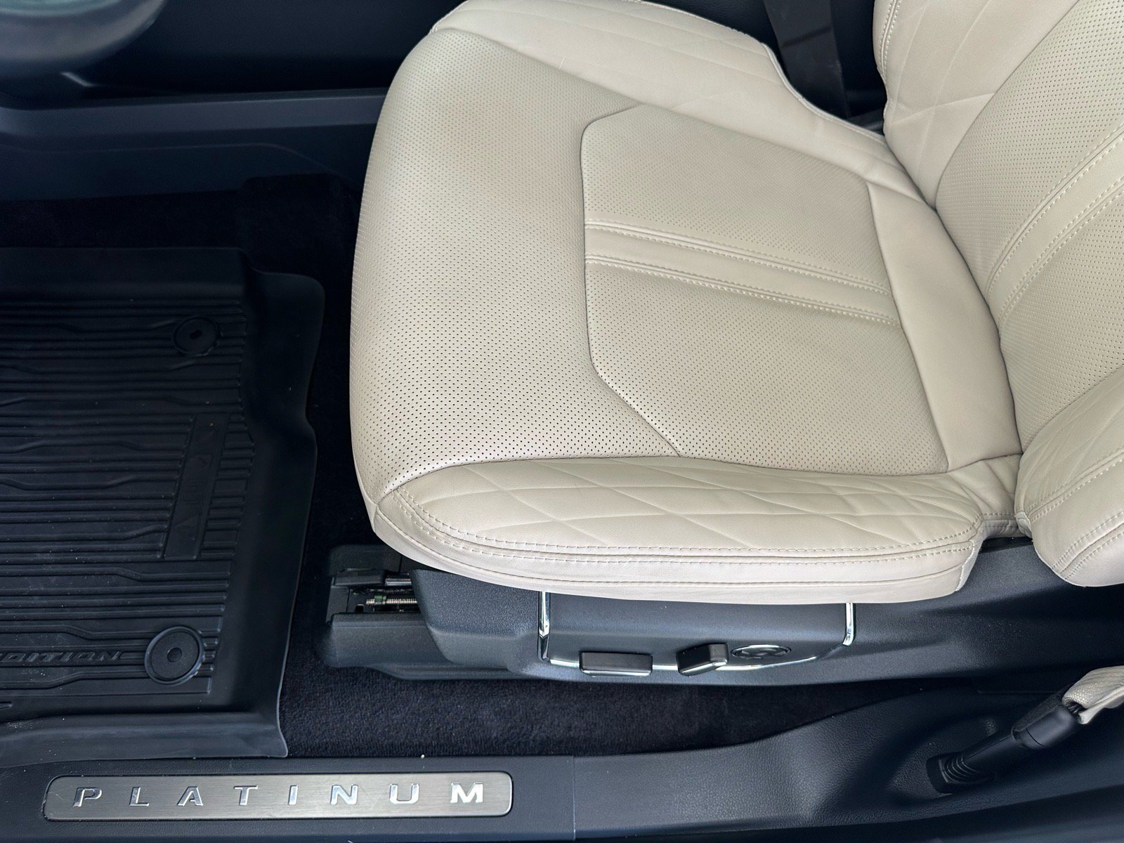 Certified 2022 Ford Expedition Platinum AWD/4WD image 23